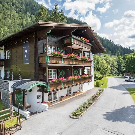 7 3* Flachau