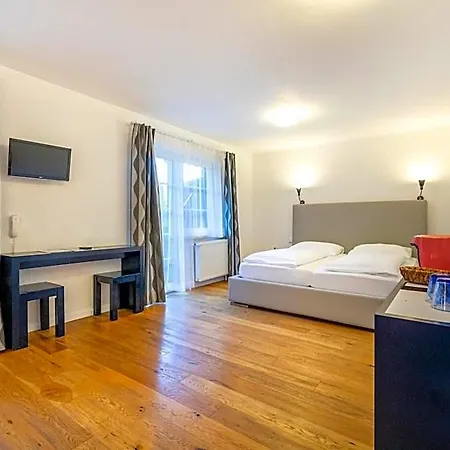 Bed and Breakfast 7 Φλαχάου