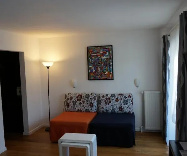 7 Bed & Breakfast 3*